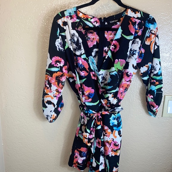 yumi Kim x revolve Liz romper black floral half sleeve w tab buttons v neck - Picture 7 of 16